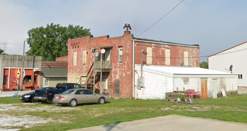 107 W Main St, Coffeen, IL for rent - Building Photo - Image 2 of 6