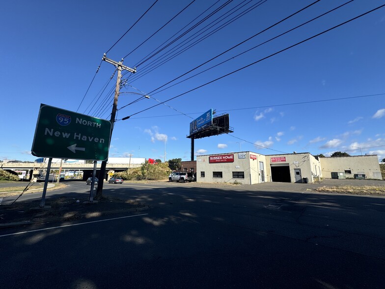 669 First Ave, West Haven, CT for rent - Building Photo - Image 1 of 4