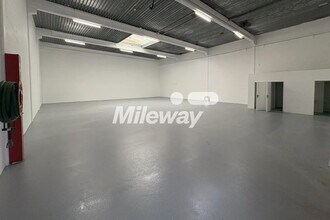 Light Industrial in Éragny to rent Interior Photo- Image 1 of 9