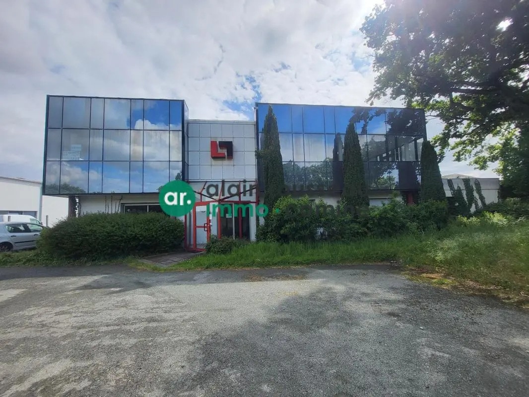 Light Industrial in Trélazé for sale Building Photo- Image 1 of 10