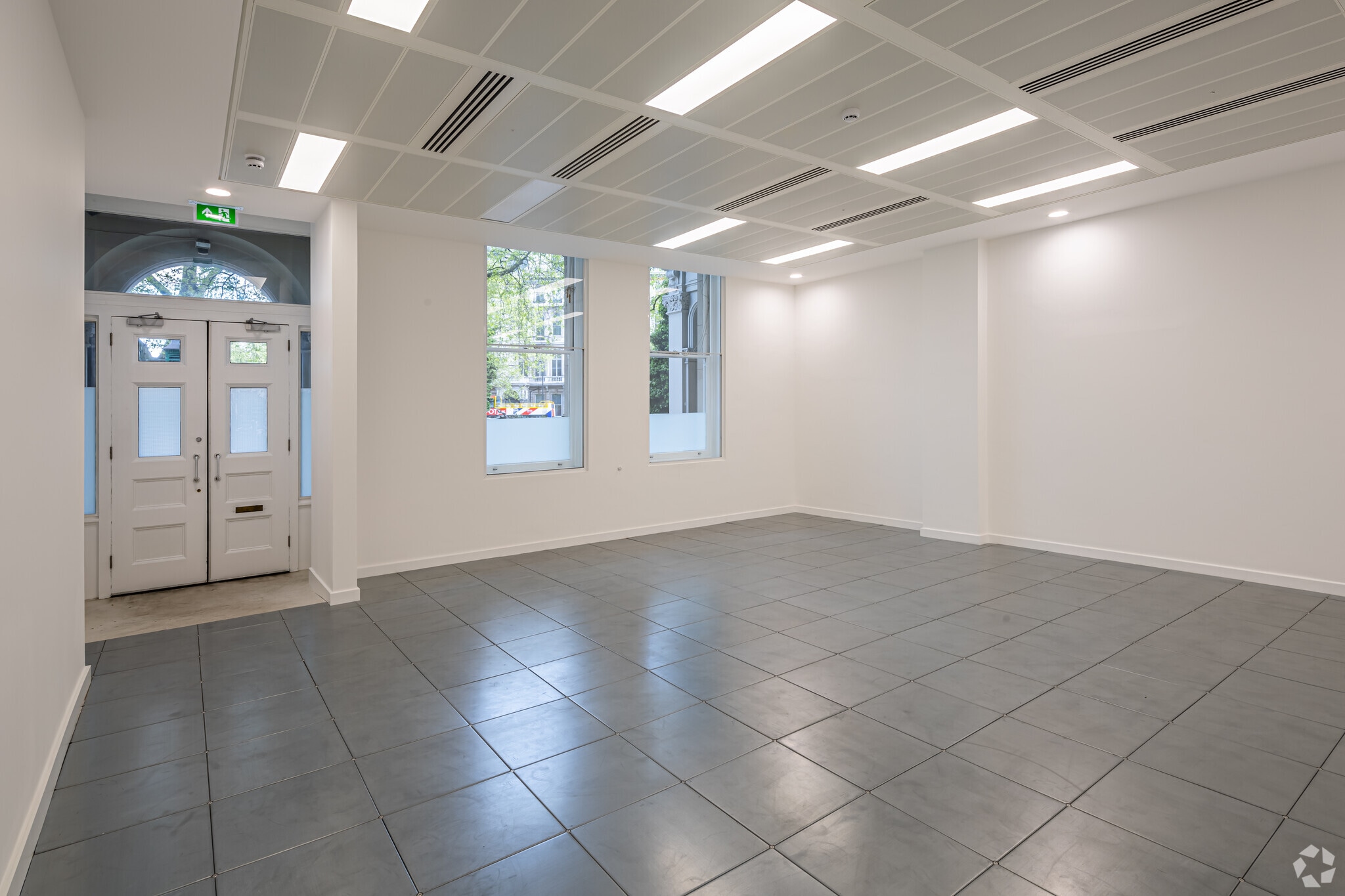 12-18 Grosvenor Gdns, London to rent Interior Photo- Image 1 of 6