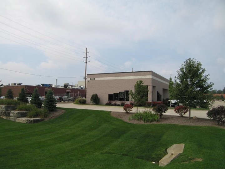 8613-8623 Tyler Blvd, Mentor, OH for rent - Building Photo - Image 1 of 6