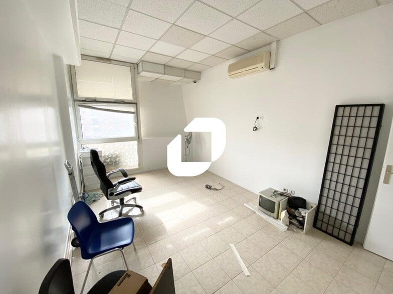 15 Allée Sainte-Lucie, Issy-les-Moulineaux to rent - Interior Photo - Image 3 of 7