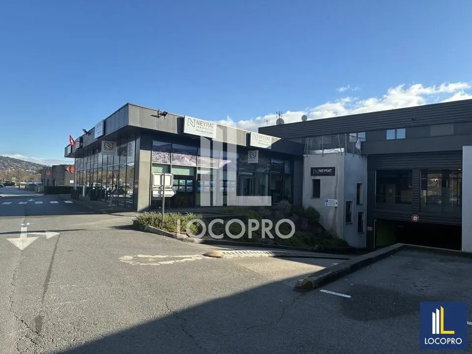 Location Bureaux 96 m² - Photo 1