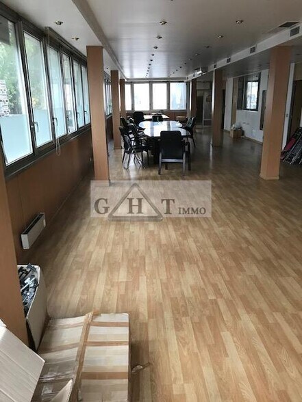 Office in Bobigny to rent - Interior Photo - Image 2 of 4