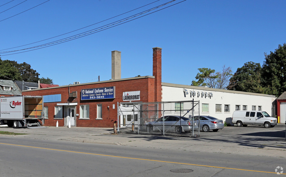 455 Cumberland Ave, Hamilton, ON for sale - Building Photo - Image 2 of 3