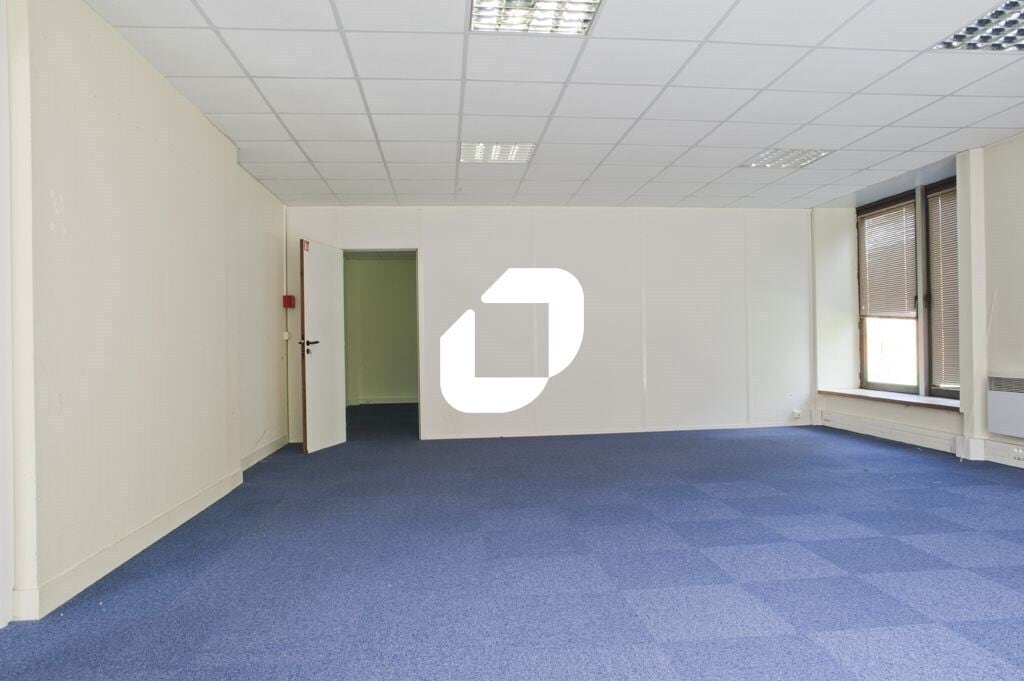 Office in Croissy-Beaubourg to rent Interior Photo- Image 1 of 7