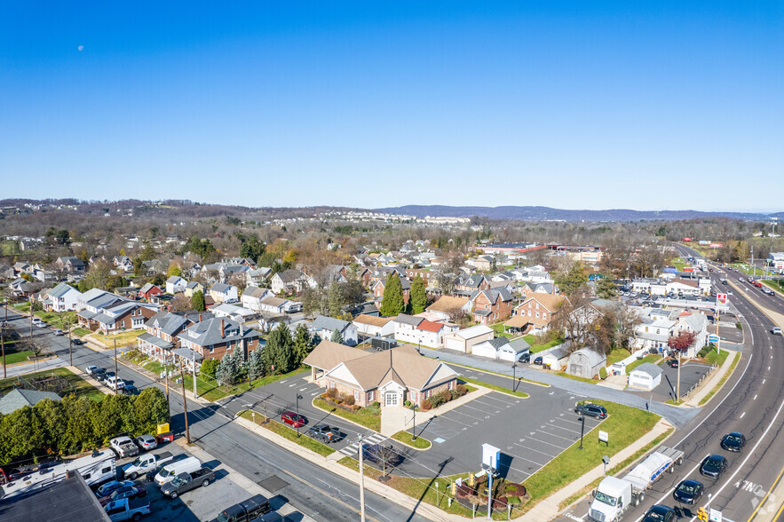 317 E Landis St, Coopersburg, PA for rent - Aerial - Image 1 of 7