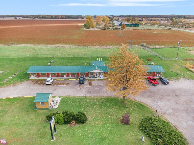 7550 S Van Dyke Rd, Marlette, MI for sale - Building Photo - Image 1 of 1