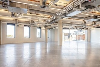 Elder St, London to rent Interior Photo- Image 2 of 21