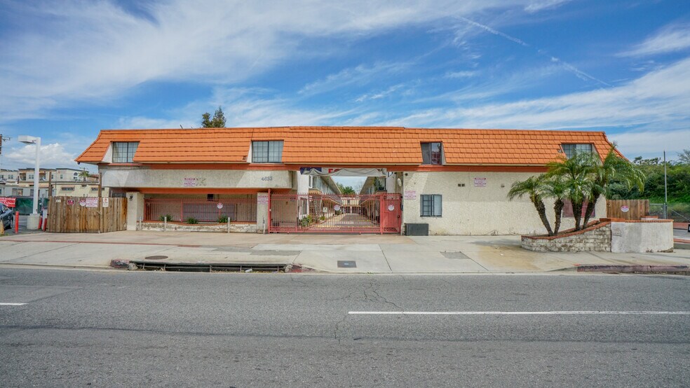 4632-4636 Laurel Canyon Blvd, Valley Village, CA for sale - Building Photo - Image 1 of 14