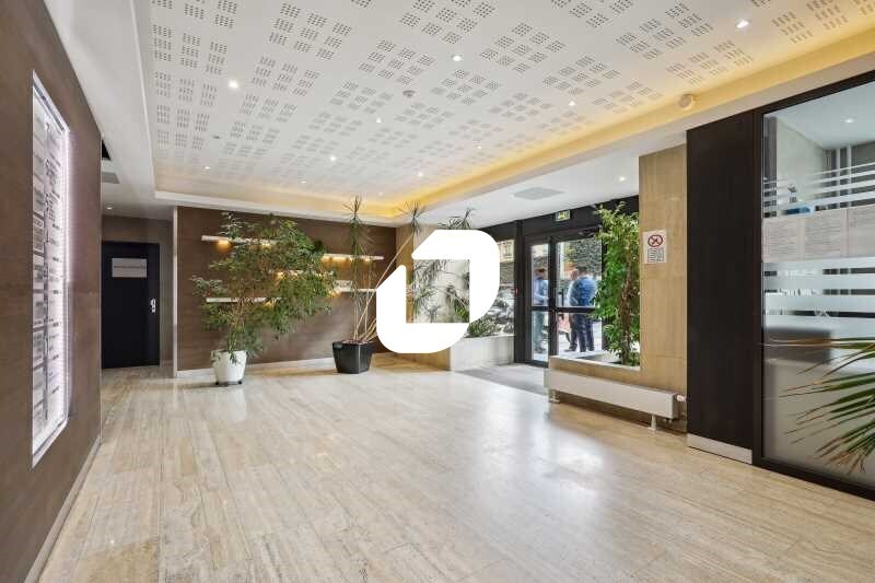 Office in Suresnes for sale - Lobby - Image 2 of 12