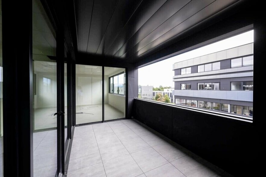 Office in Limonest for sale - Building Photo - Image 3 of 12