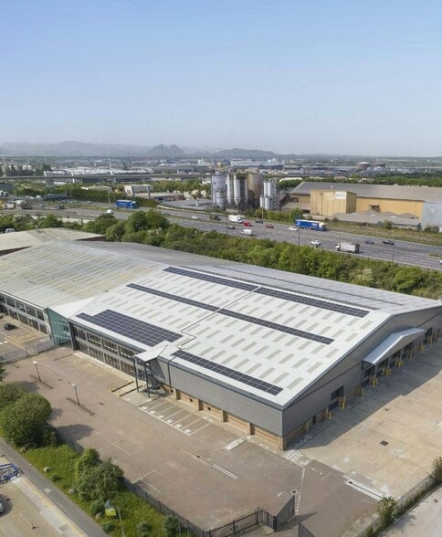 Weston Ave, Grays to rent - Building Photo - Image 3 of 12