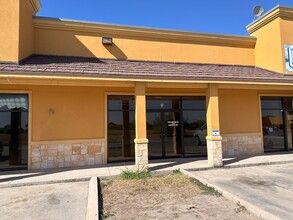 Retail in Edinburg, TX for rent Building Photo- Image 2 of 8