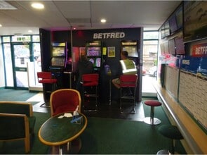 2A Lower New Rd, Southampton to rent Interior Photo- Image 1 of 2