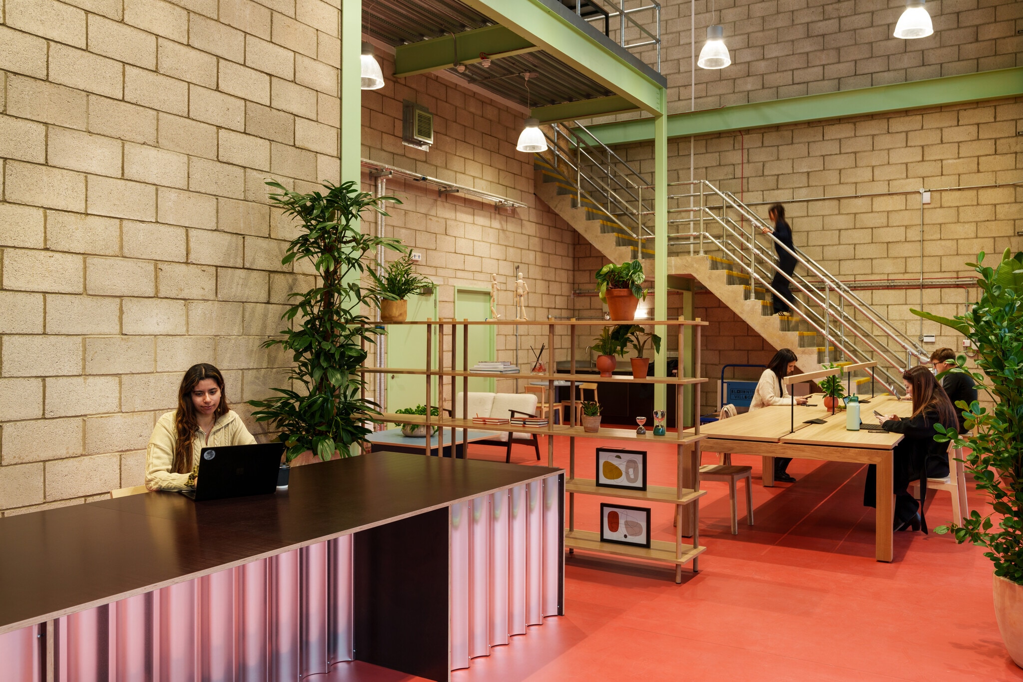 105 Vale Road, London to rent Interior Photo- Image 1 of 14