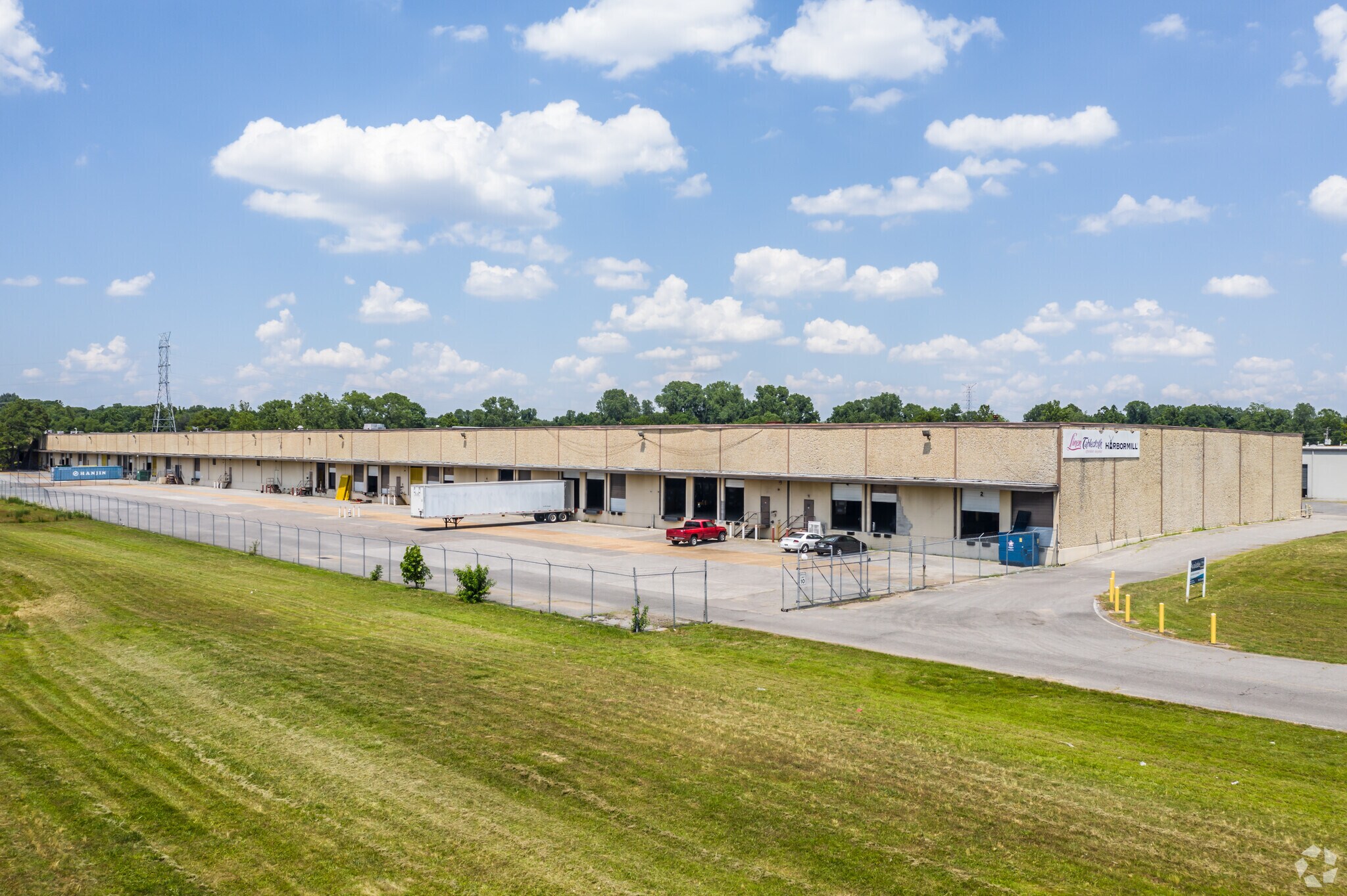 2900 Datsun Dr, Memphis, TN to rent Building Photo- Image 1 of 23