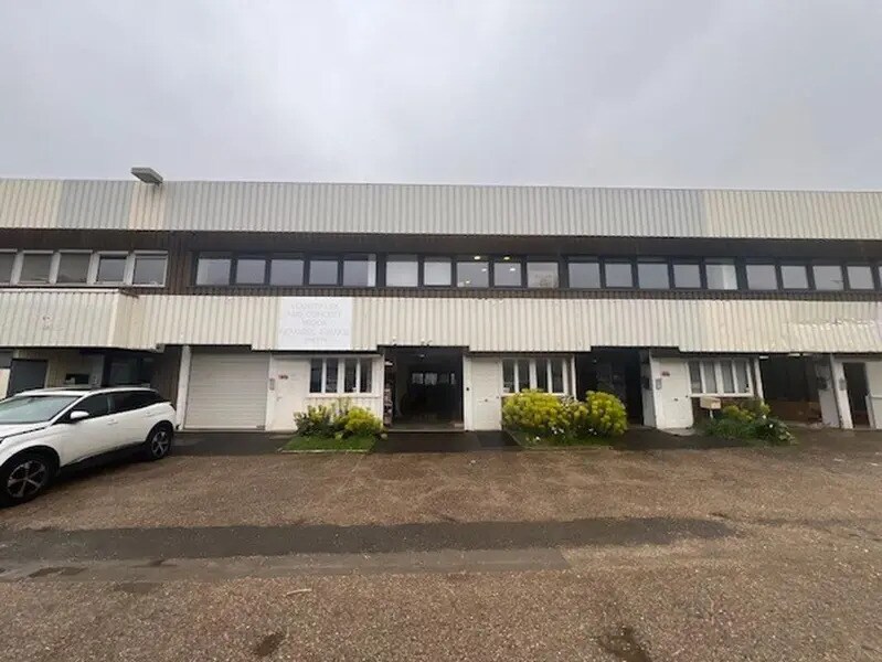1 Rue De La Réunion, Les Ulis to rent Building Photo- Image 1 of 6