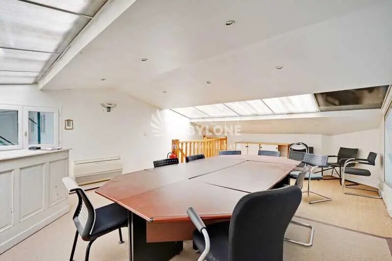 Office in Puteaux to rent - Interior Photo - Image 1 of 11