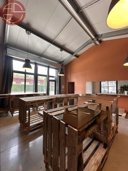 Industrial in Toulouse for sale - Interior Photo - Image 1 of 6