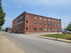 1413 E Naomi St, Indianapolis, IN for rent Building Photo- Image 1 of 28