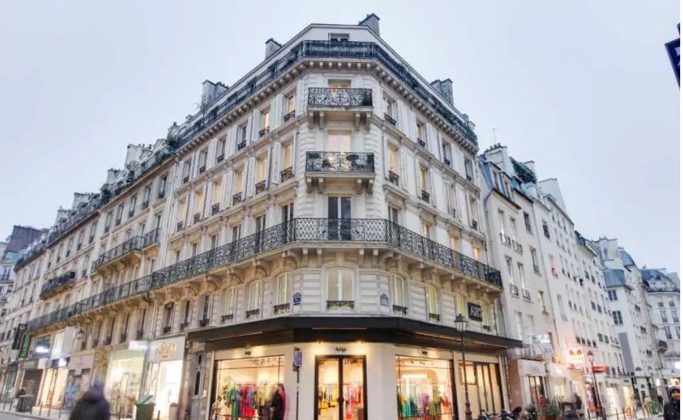Location Bureaux 98 m² - Photo 1