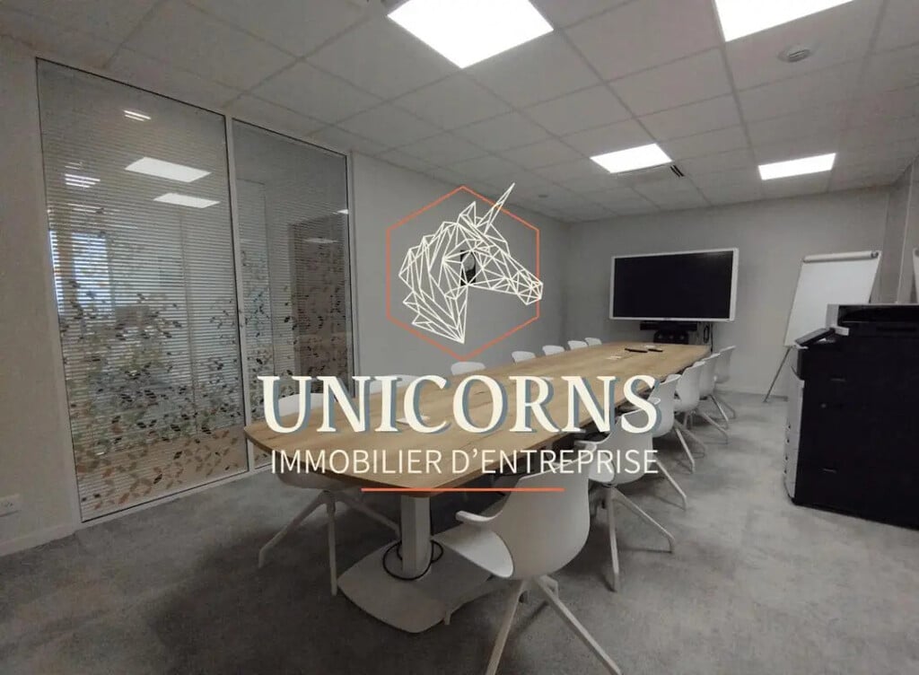 Location Bureaux 394 m² - Photo 1