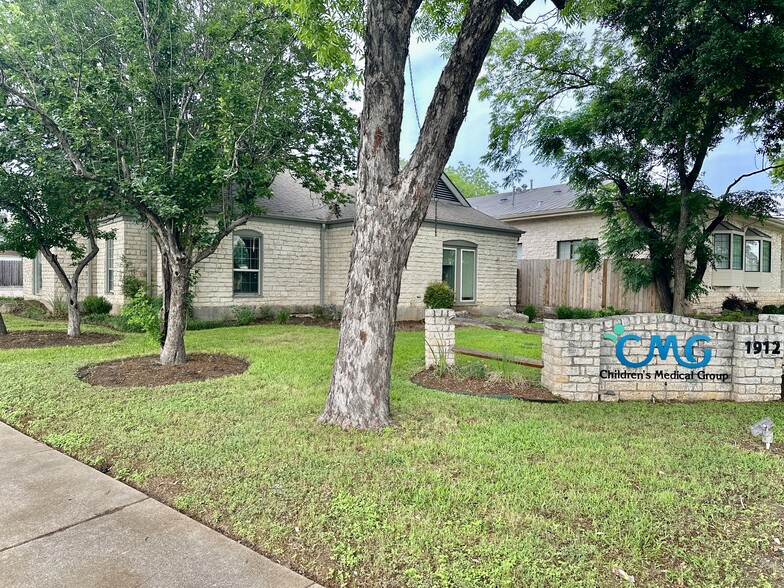 1912 W 35th St, Austin, TX for rent - Building Photo - Image 3 of 22