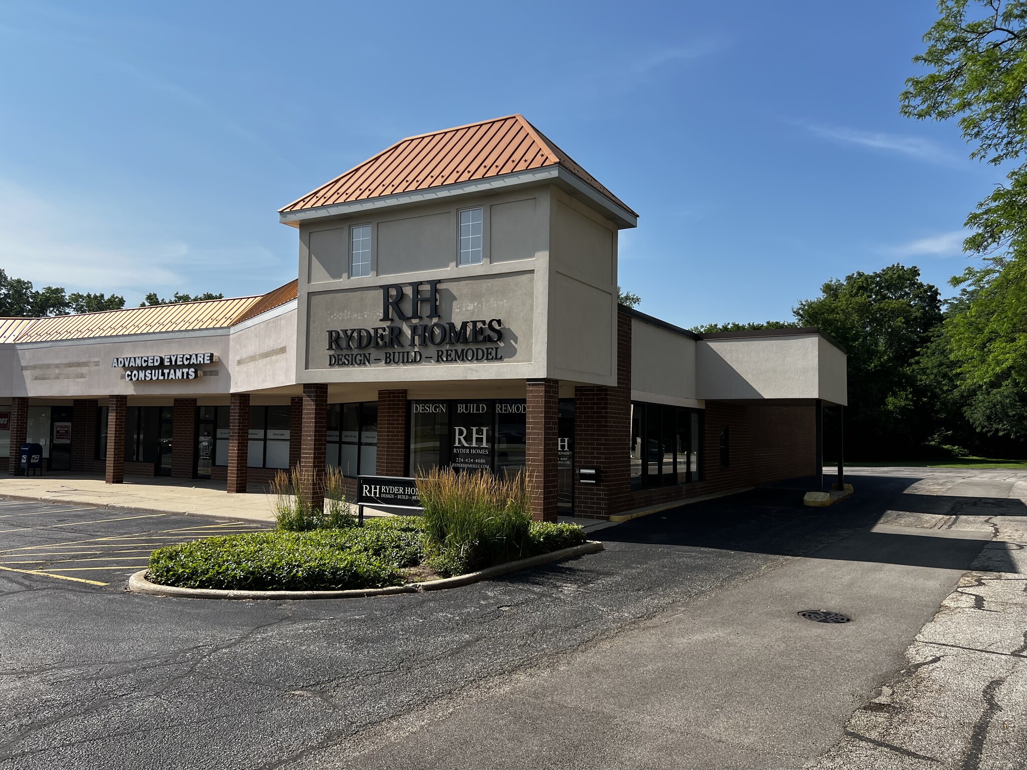 312-326 Peterson Rd, Libertyville, IL to rent Building Photo- Image 1 of 9
