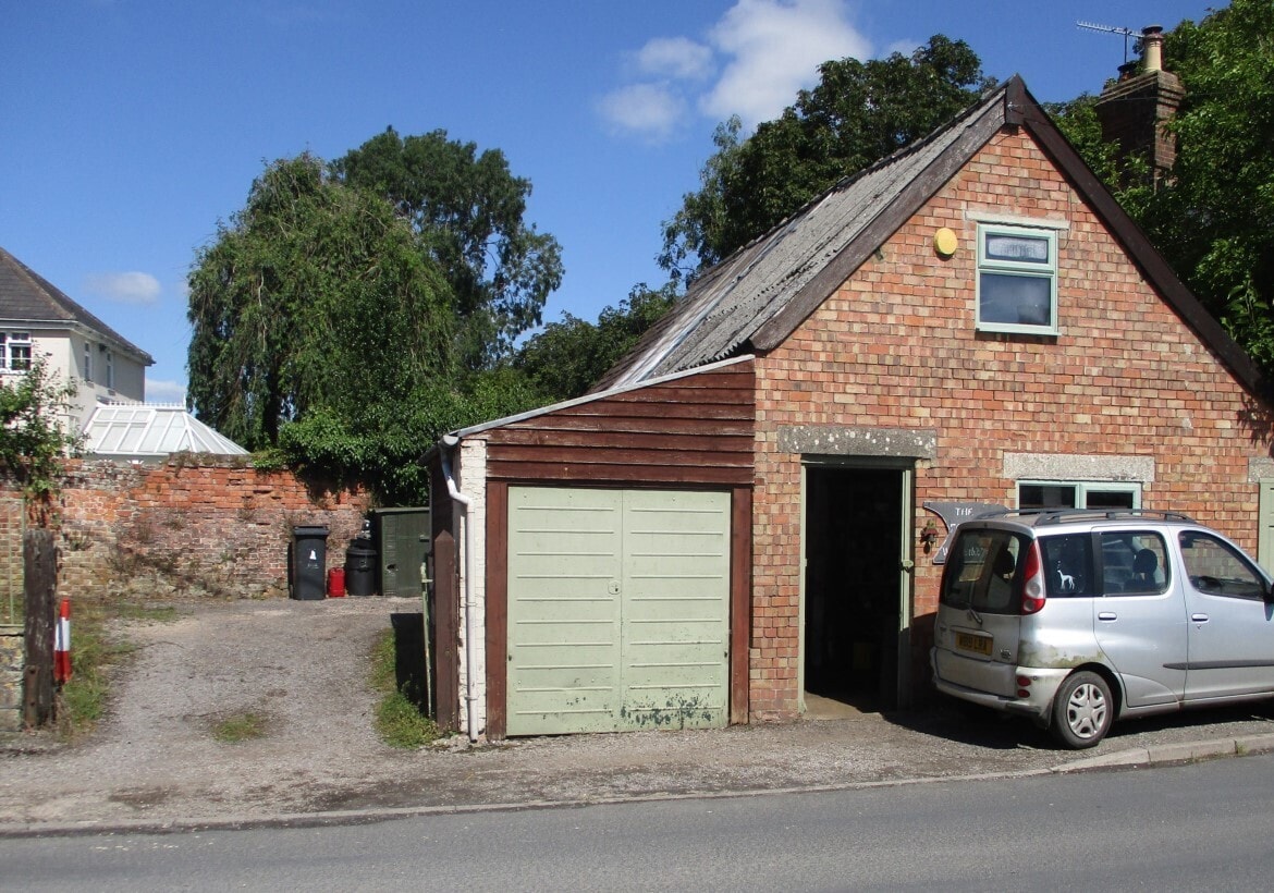 4 Church Rd, Wanborough for sale Primary Photo- Image 1 of 1