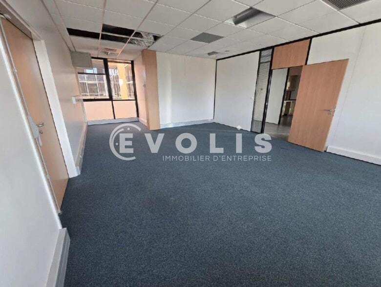 Office in Villebon Sur Yvette for sale - Building Photo - Image 2 of 10