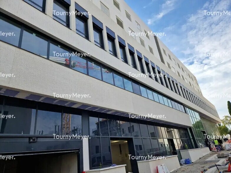 Retail in Montpellier to rent - Building Photo - Image 2 of 2