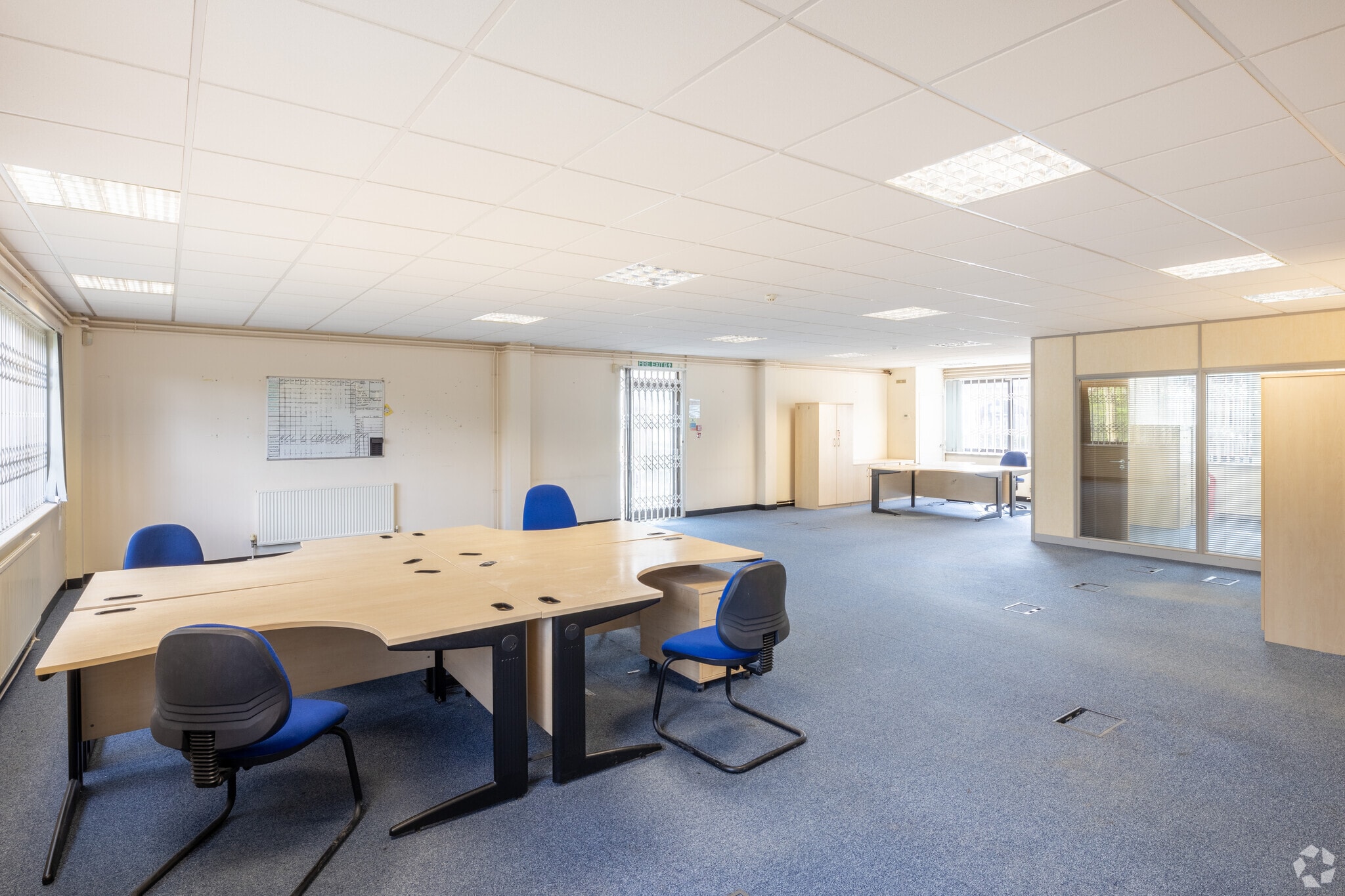 17-18 Thorney Leys Park, Witney to rent Interior Photo- Image 1 of 9