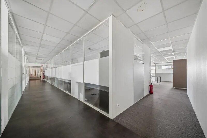 Office in Montrouge to rent - Building Photo - Image 3 of 16