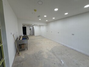 82A Fenwick Dr, Bradford to rent Interior Photo- Image 2 of 2