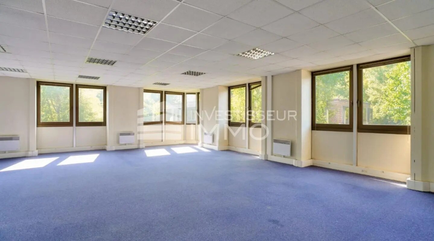 Light Industrial in Torcy to rent Interior Photo- Image 1 of 6