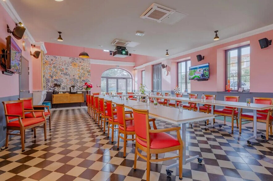 Light Industrial in Genas for sale - Building Photo - Image 2 of 14