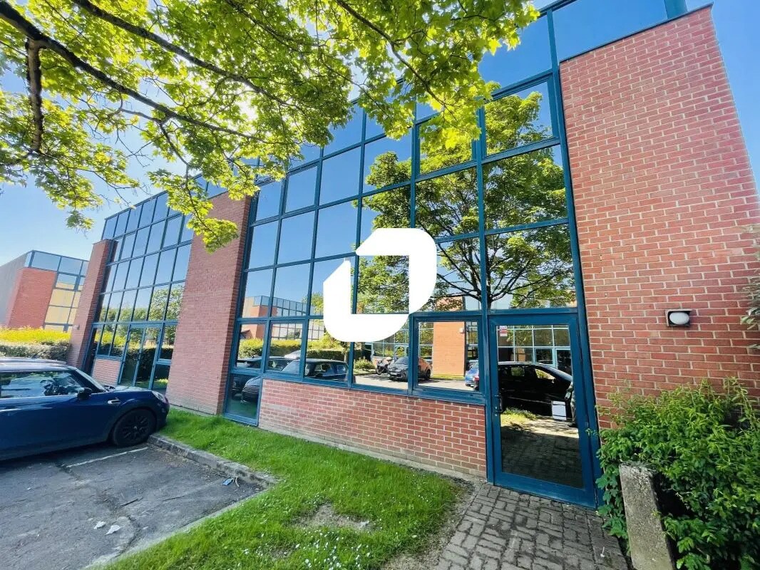 Office in Savigny-le-Temple to rent Building Photo- Image 1 of 10