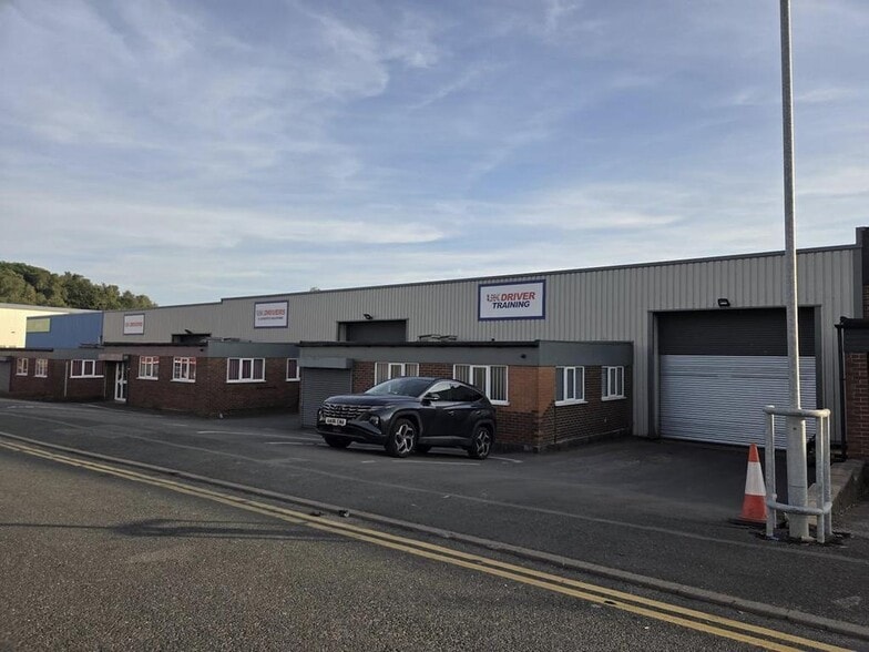 Sneyd Hill, Stoke On Trent to rent - Building Photo - Image 3 of 12