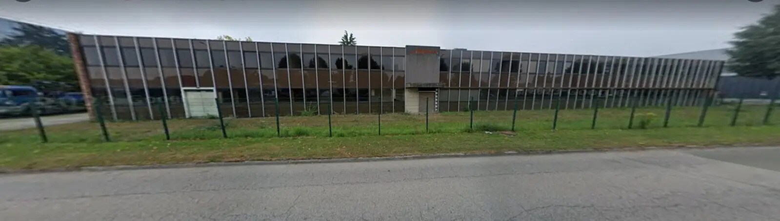 Light Industrial in Plaisir for sale Building Photo- Image 1 of 10