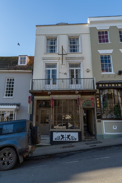 65 High St, Arundel to rent - Building Photo - Image 1 of 16