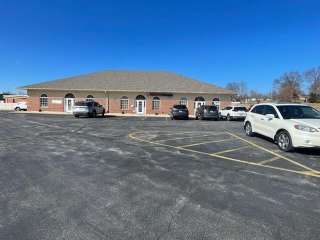 800 Admiral Weinel Blvd, Columbia, IL for rent - Building Photo - Image 2 of 9