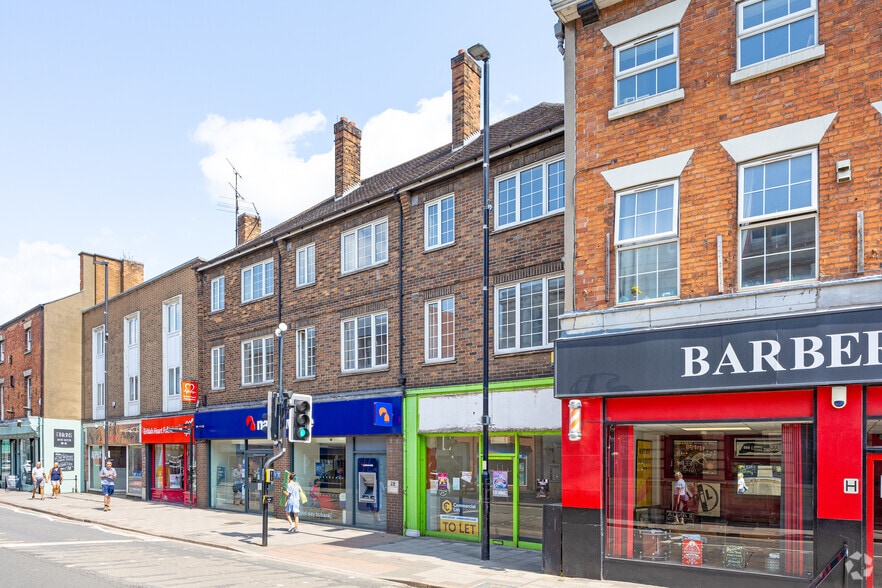 24 High St, Grantham to rent - Building Photo - Image 2 of 2