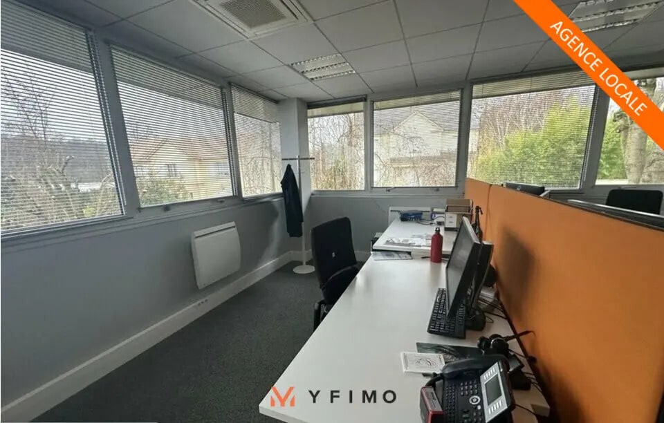 Location Bureaux 146 m² - Photo 1
