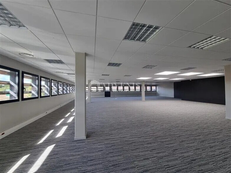 Office in Loos to rent - Interior Photo - Image 3 of 6