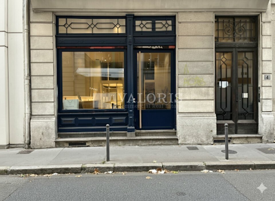 Retail in Lyon to rent Building Photo- Image 1 of 10
