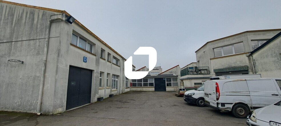 Light Industrial in Montreuil to rent - Building Photo - Image 2 of 5