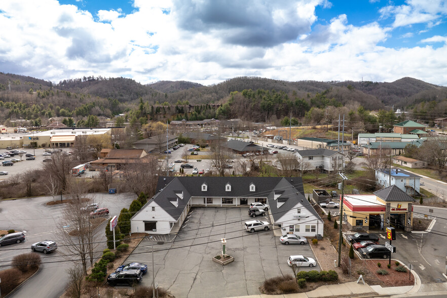 1126 Blowing Rock Rd, Boone, NC for sale - Aerial - Image 1 of 8