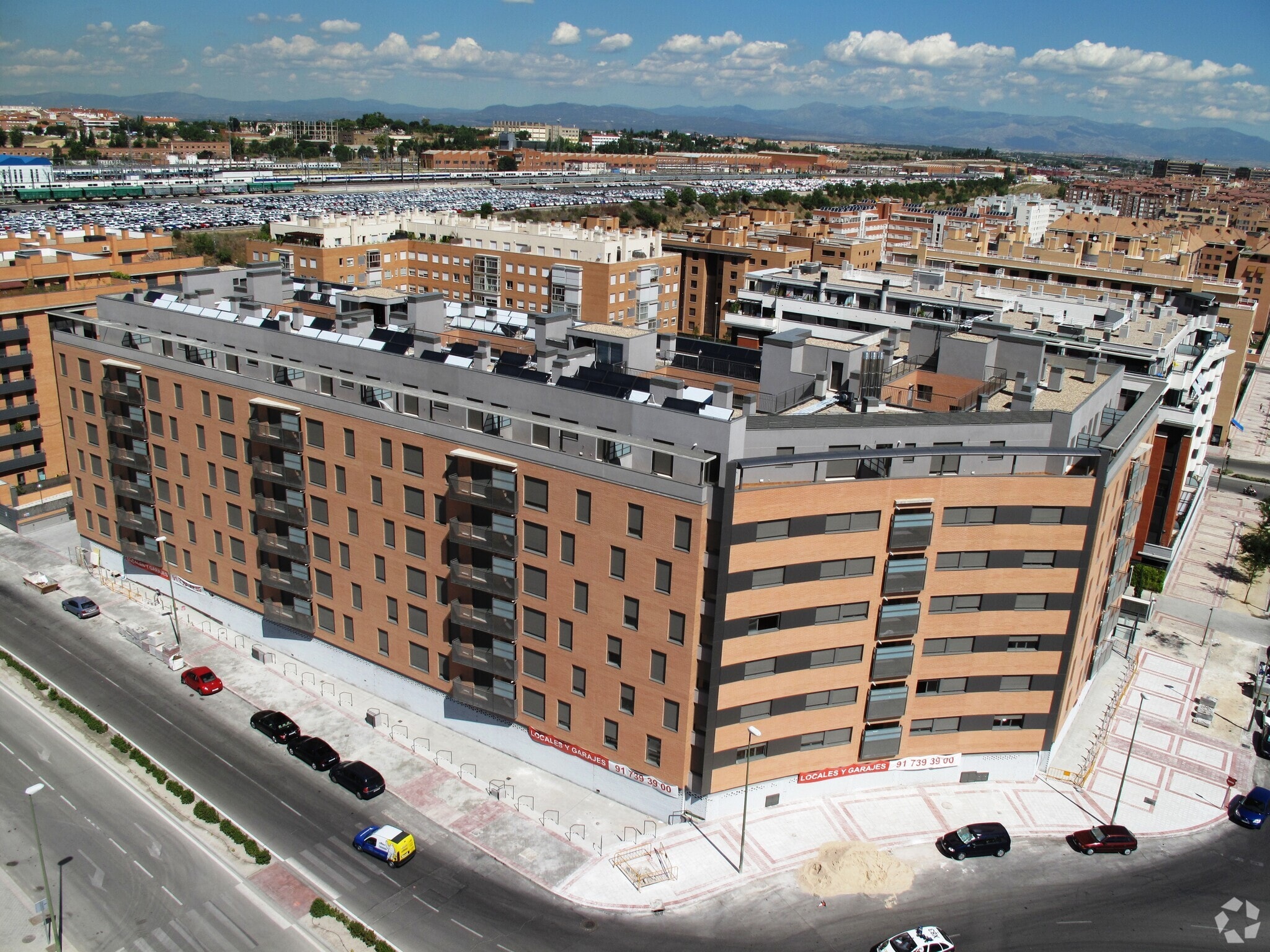 Retail in Madrid, Madrid to rent Primary Photo- Image 1 of 2